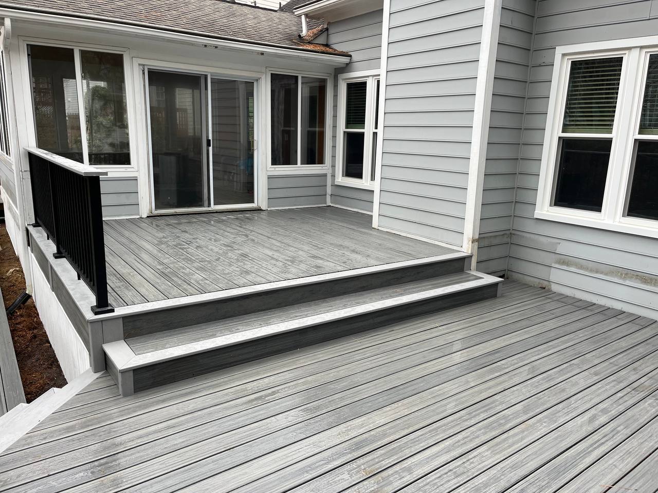 Gray composite deck platform with step-down design